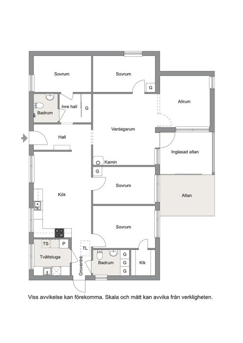 Planritning av hus med kök, flera sovrum, vardagsrum, två badrum och en kamin, samt texten "Viss avvikelse kan förekomma.