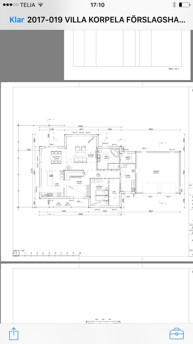 Översiktsbild av en ritning för Villa Korpela visar planlösningen med rum och måttangivelser.