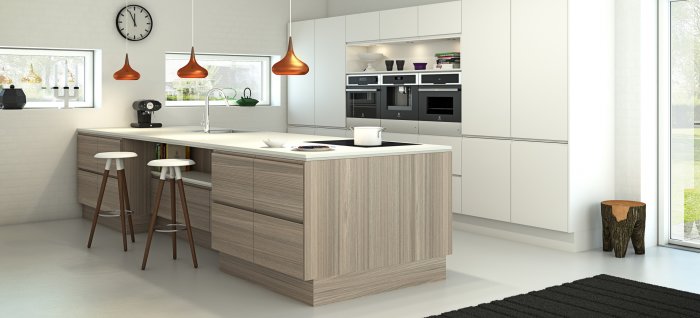 Modernt kök med köksö i träfinish, vita skåp och rostfritt stål.