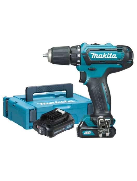 Makita DF331DSAJ borrskruvdragare med batteri och laddare i blå Makita-väska.