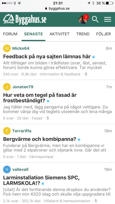 Skärmdump av byggforum med diskussionstrådar om byggrelaterade ämnen.