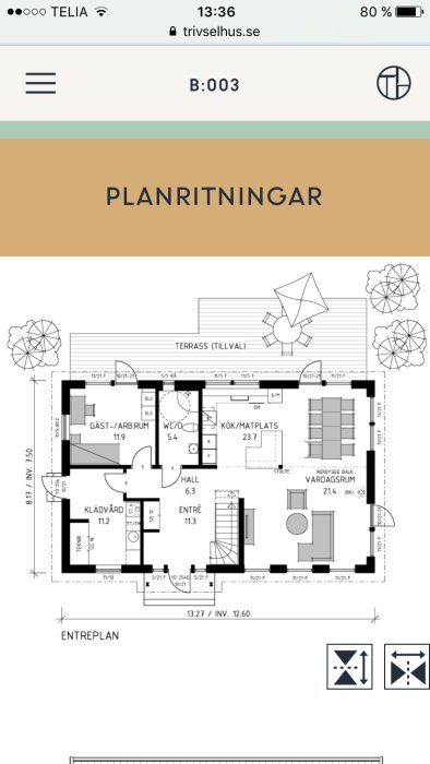 Planritning från Trivselhus med markerade rum såsom kök, vardagsrum, och entre, använd för diskussion om byggprojektlayout.