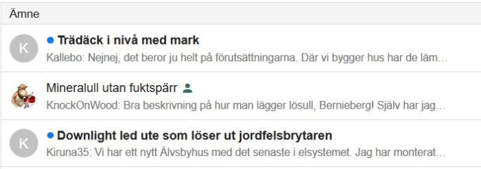 Skärmbild av ett forum med diskussionstrådar, en markerad som oläst med blå boll och fetad text.