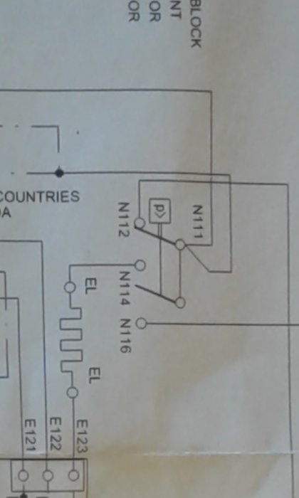 Elektriskt schema som visar symbolen för en trolig tryckvakt märkt med "P" och anslutningar N11 och N12.