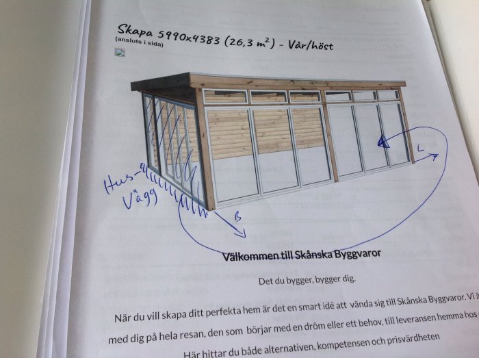 Ritning av ett uterum med måtten 5990x4383 med vår/höst isolering och anteckningar på papper.