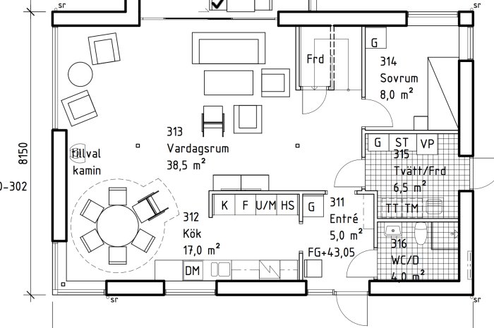 Planritning av ett hem med förslag på ombyggnad, inkluderar köksö och breddad hall med garderobsskjutdörrar.