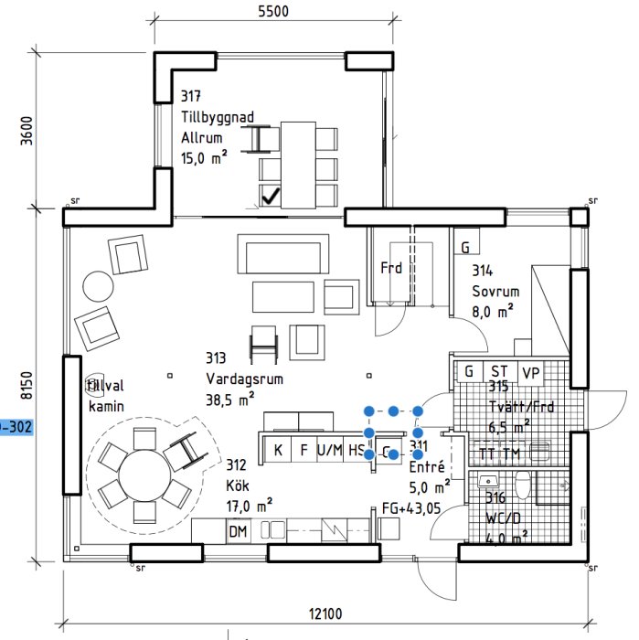 Ritning av en våningsplan, föreslagen ombyggnad för bredare hall och L-format kök med central ö.