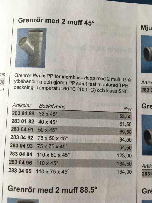 Bild på en prislista för Wafix PP avloppsrör med två muffar i 45° vinkel, grå färg och olika storlekar och priser.