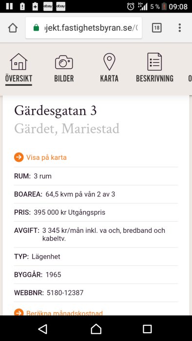 Skärmdump från fastighetsbyråns webbsida med lägenhetsdetaljer såsom rum, storlek, pris och avgift.