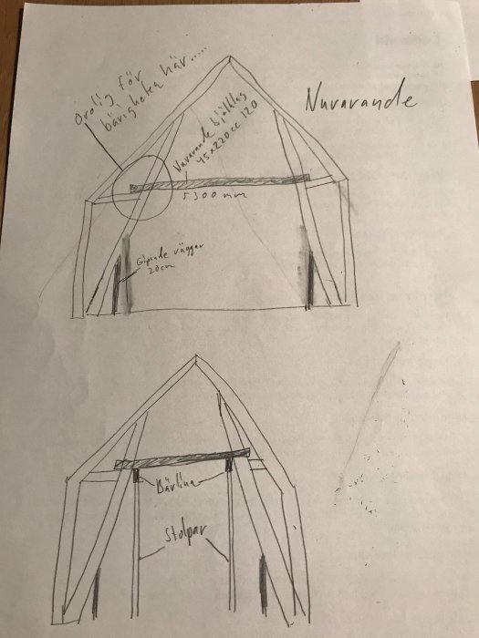 Två handritade skisser av en byggkonstruktion med måttangivelser och textnoteringar.