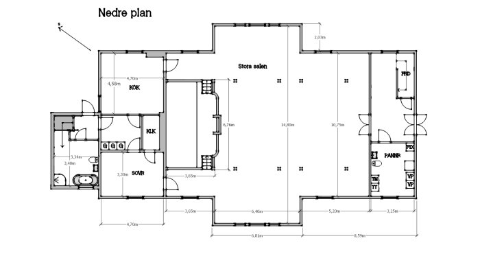 Ritning av nedre plan i ett hus med markerat pannrum och avstånd till badrum och kök angett.