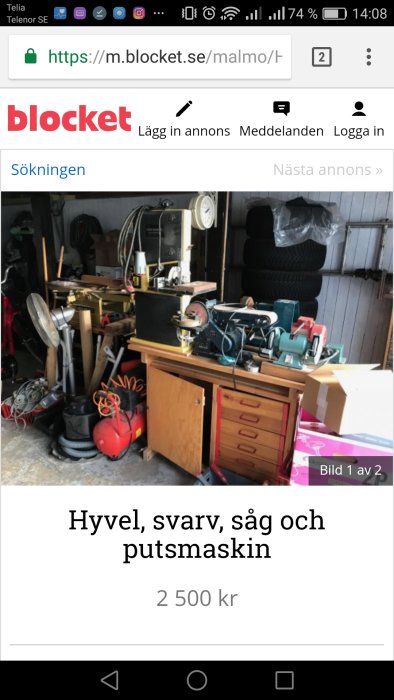 Garage med träsvarv, hyvel liknande en emcorex b20 och diverse verktyg, annonserat för 2500 kr.