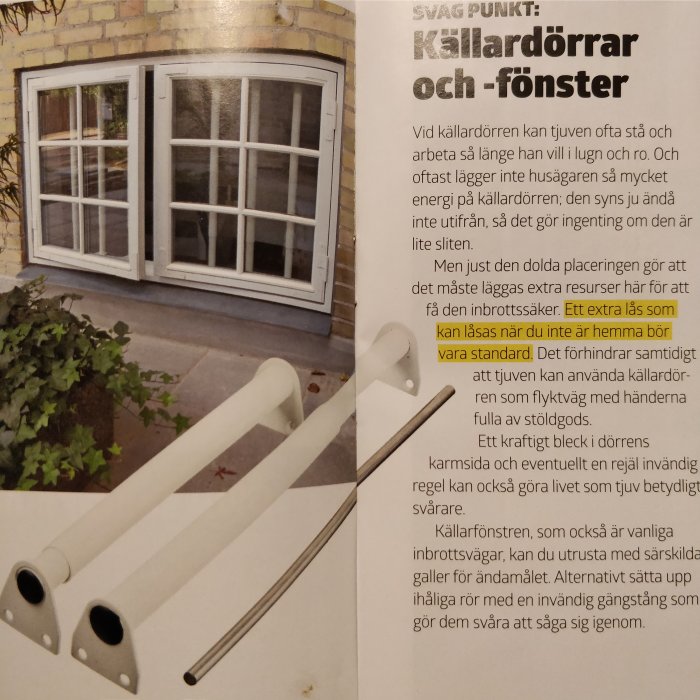 Bild på en tidskriftsida med fotografi av ett fönster och en illustrasjon av säkerhetsbeslag.