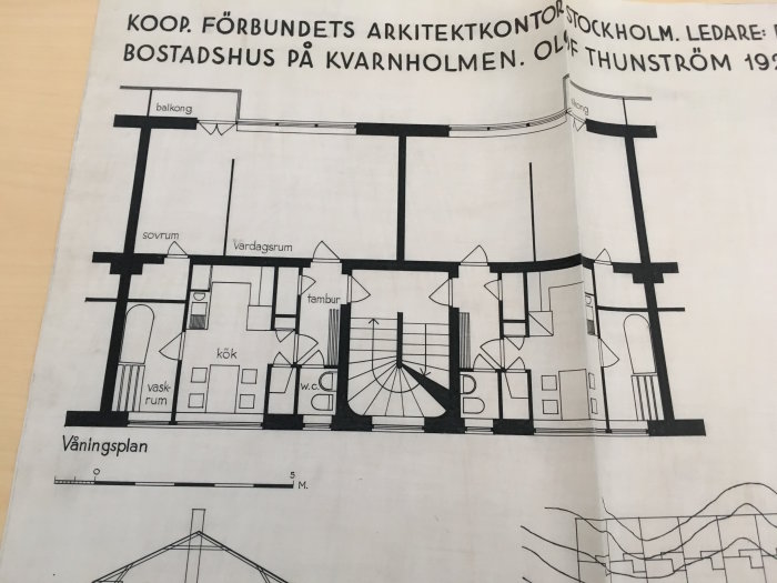 Översiktsritning av lägenhet med planerad dörröppning mellan kök och vardagsrum.