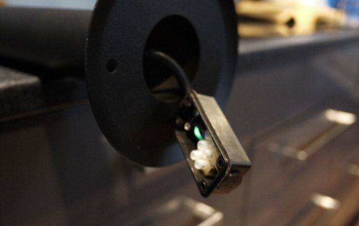 Kopplingsplint inuti ett litet pollarrör, problematisk för förgreningskoppling.