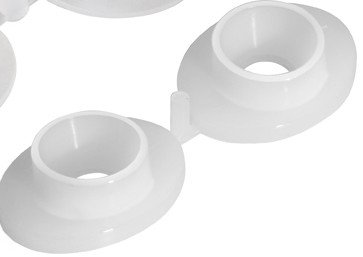 Två vita plastmuttrar avsedda för montering av Ifö Universalsits på en toalettstol.