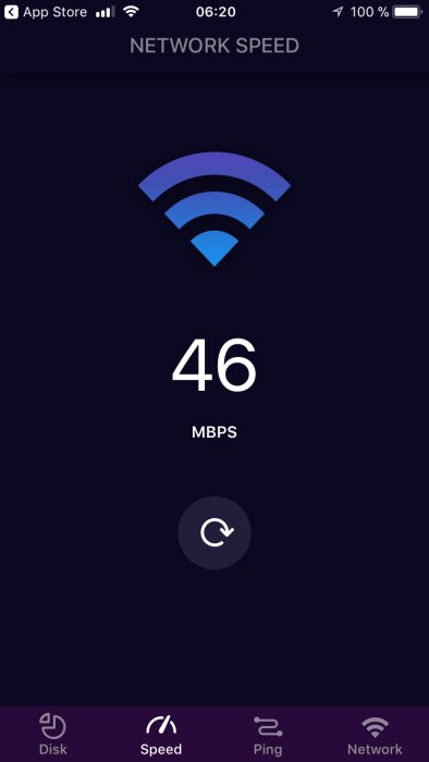 Skärmbild av en WiFi-hastighetsanalys visande 46 Mbps på en mobilapplikation.