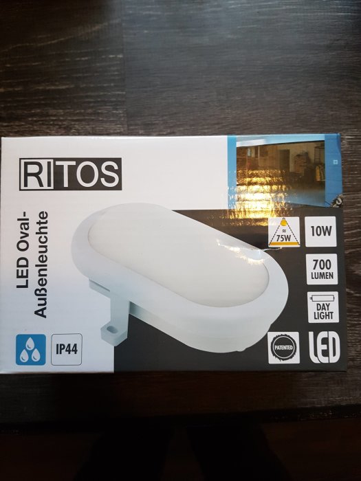 Låda för oval LED-taklampa från RITOS med 10W och 700 lumen, IP44-klassad.