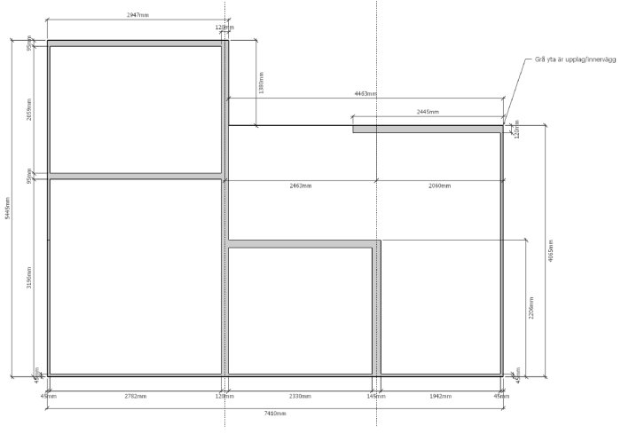 Ritning av väggsektion med måttangivelser för ett byggprojekt, detaljerat och märkt med mått i millimeter.