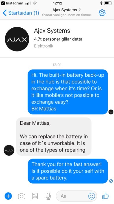 Skärmdump av konversation om byte av inbyggt batteri på en teknikrelaterad support-sida.