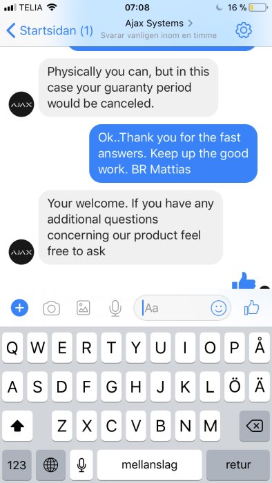Skärmdump av meddelandeutbyte om garantiperiod och produktfrågor i en chatt-app.