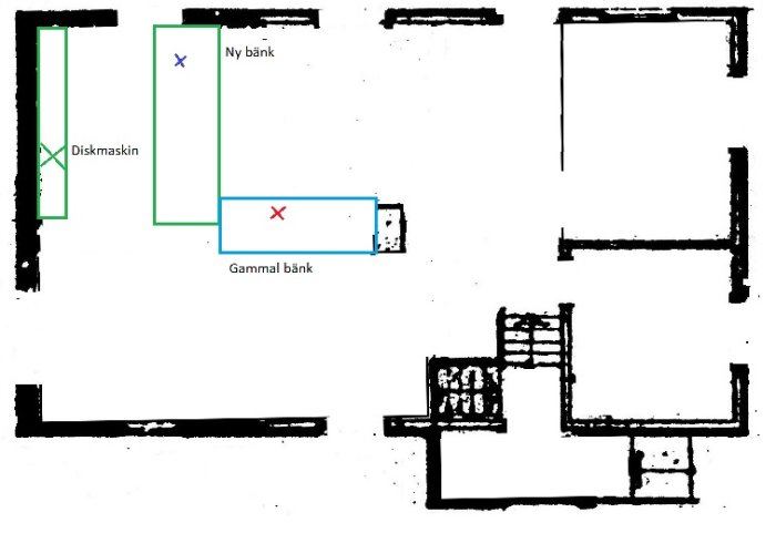 Schematisk ritning av köksrenovering som visar ny och gammal bänk, diskmaskin, och väggar.