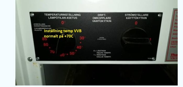 Panel för temperaturinställning av värme med text och reglage, markerad inställning vid +70°C.