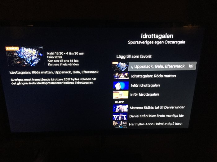 TV-skärm som visar menyn för en pågående direktsändning av Idrottsgalan med olika programval.