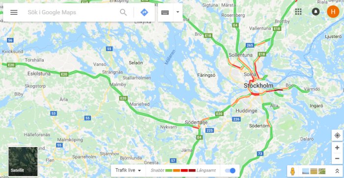 Skärmbild av Google Maps visar trafiksituationen runt Stockholm med olika trafikflöden markerade i färger.