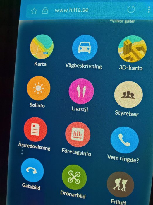 Skärmdump av hitta.se-app med ikoner för tjänster som Karta och Vägbeskrivning.