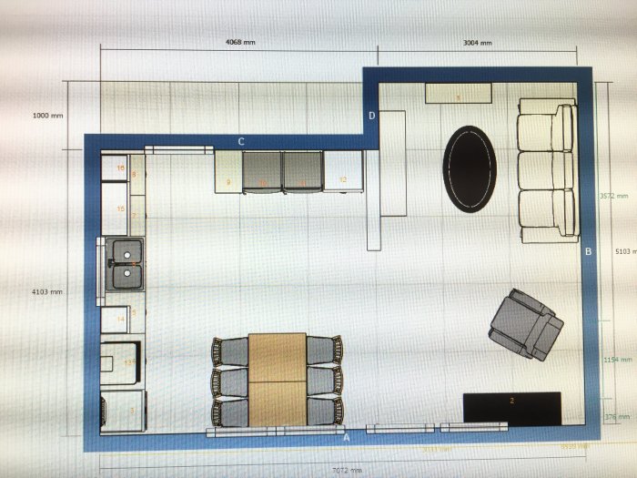 Planritning av kombinerat kök och vardagsrum med möbler och måttangivelser.