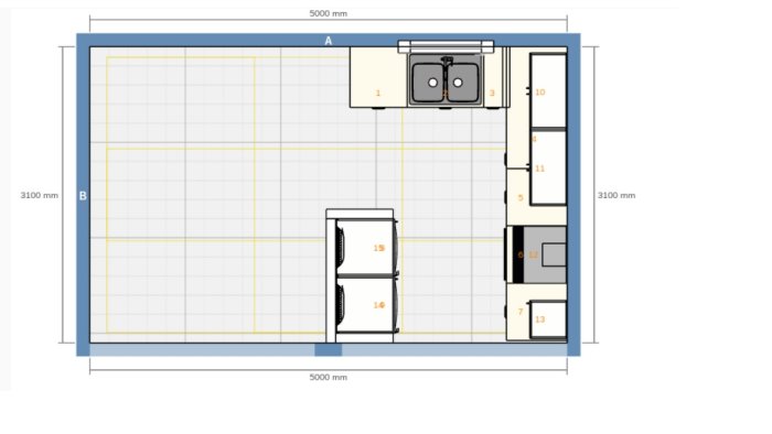 Ritning av ett kökslayoutförslag med måttangivelser och placering av skåp och vitvaror.