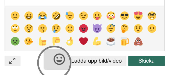 Översikt av ett användargränssnitt med en "Ladda upp bild/video"-knapp och en rad olika emojis ovanför, markerat är en ":)"-knapp.