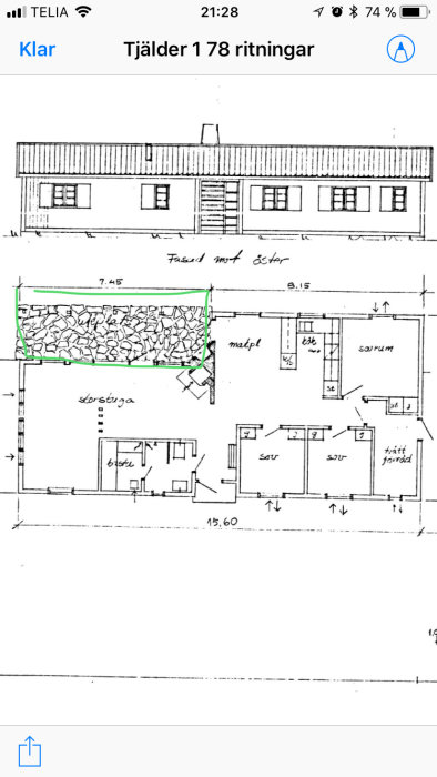 Arkitektritning av enplanshus med markerat område för renovering inklusive planlösning och fasadvy mot öster.