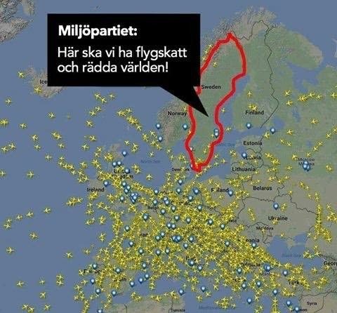 Karta över Skandinavien med många flygplansikoner och en textballong om flygskatt från Miljöpartiet.