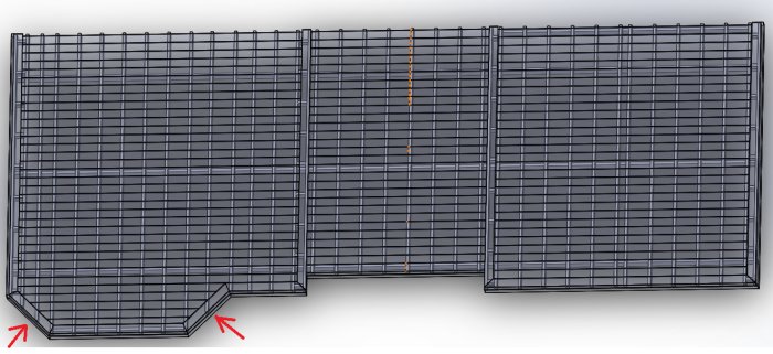 Skiss av altanstruktur med bärlinor och skruvreglar, markerade stegplatser och trappindikation.