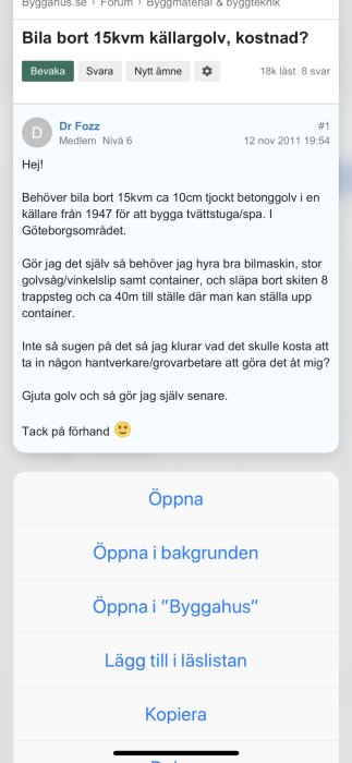 Skärmdump som visar ett foruminlägg och iOS-menyn för länkalternativ med "Öppna" och andra val.