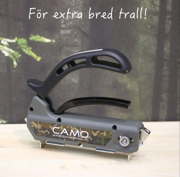 Camo Marksman Pro-X1 skruvverktyg för extra bred trall på ett träbord.