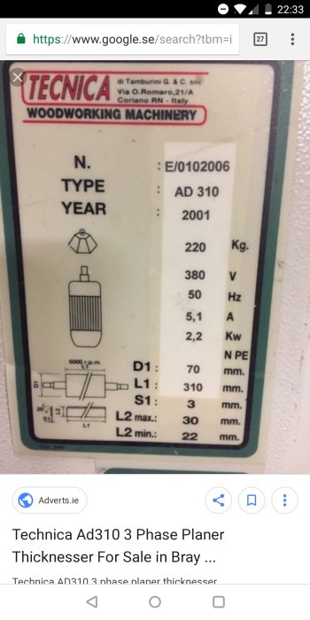 Typskylt på maskin med modell "Technica AD 310" och tekniska specifikationer, år 2001.