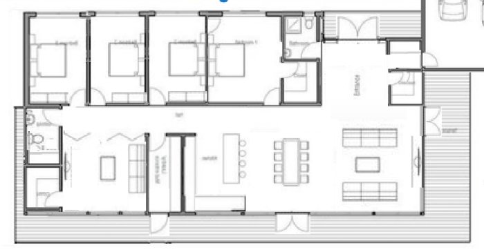 Planritning av ett hus med minimal korridor, stora fönster i TV-rum och frostat glas i tvättstugans dörr.