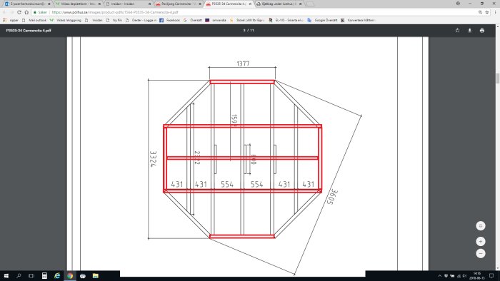 Ritning av byggprojekt med dimensioner och grova reglar markerade i rött.