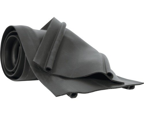 Sammanslagen svart gummiduk som används för bygg- och renoveringsprojekt.