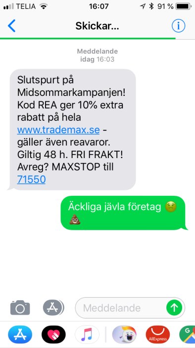 Skärmdump av SMS-kampanj med erbjudandekod och svarsmeddelande med "poop"-emoji och frustrerat uttryck.