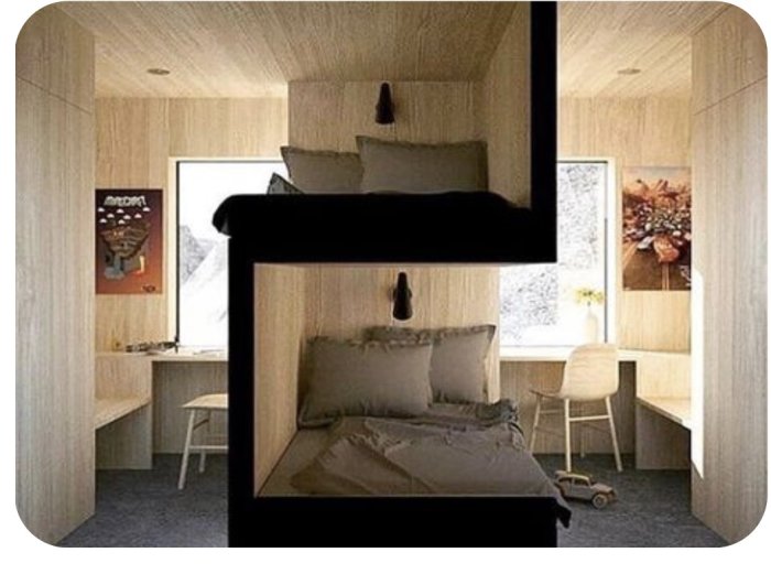 Modern sovrumslösning med en inbyggd våningssäng och skrivbordsyta, inrett i ljusa trämaterial och med ett fönster.