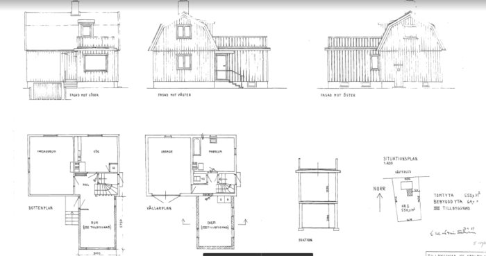 Arkitektritningar över ett hus med måttangivelser för planlösning och fasader relaterat till en utbyggnad.