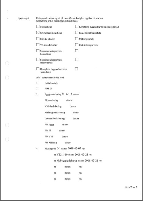 Sida ur ett byggkontrakt med markerade och omarkerade checklistor för olika arbetsmoment i byggprocessen.