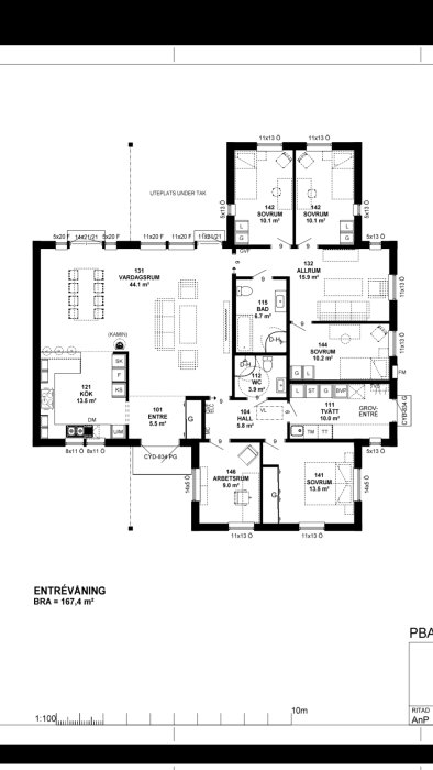 Svartvit ritning av enplansvilla med benämnda rum och mått, total area 167,4 m².