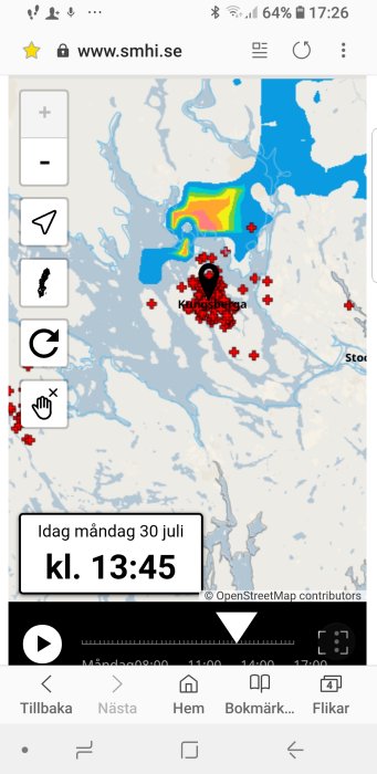 En skärmbild av en väderkarta med regn och åska över Kungsberga-området, markerat kl. 13:45 den 30 juli.