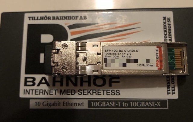 SFP+ modul 10G Ethernet från Bahnhof med beteckningarna 1270 nm och 1330 nm.