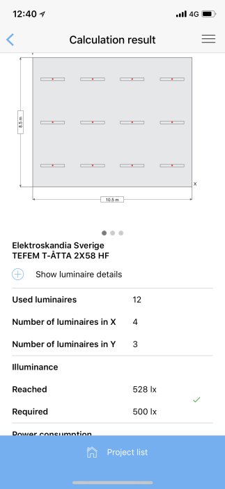 Skärmdump av ljusberegningsprogram visar placering av 12 armaturer och uppnådd ljusnivå på 528 lux.